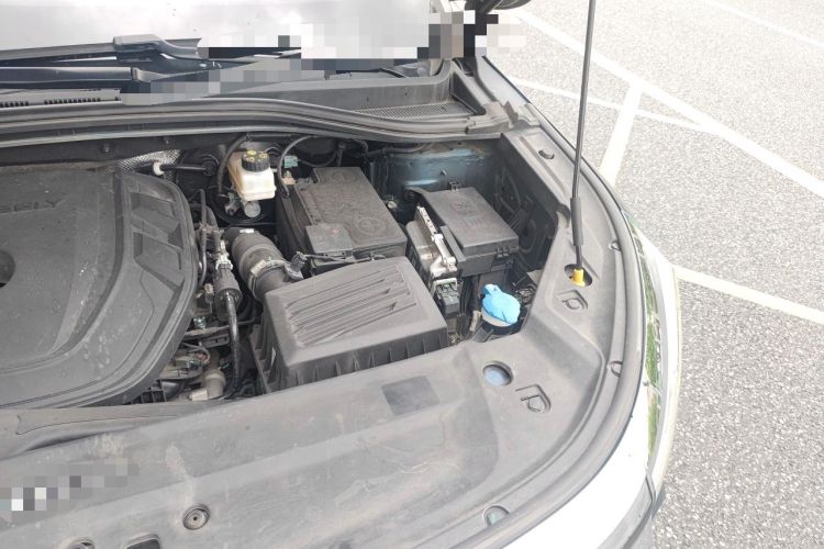 Used Geely Auto Haoyue L 2023 2.0T DCT Flagship Version Engine Bay Left