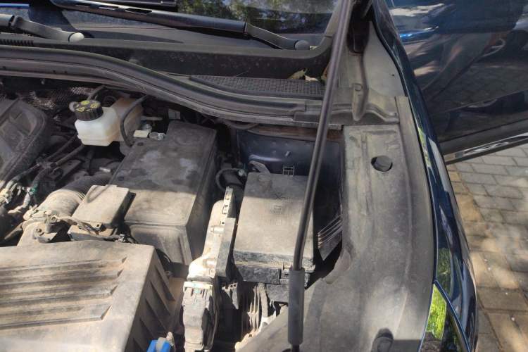 Used Geely Auto Haoyue L 2023 2.0T DCT Flagship Version Engine Bay Left