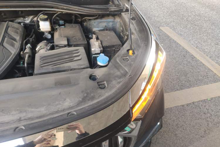 Used Geely Auto Haoyue L 2023 2.0T DCT Flagship Version Engine Bay Left