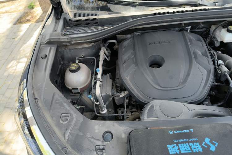 Used Geely Auto Haoyue L 2023 2.0T DCT Flagship Version Engine Bay Right