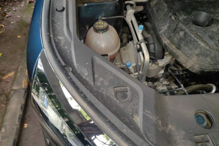 Used Geely Auto Haoyue L 2023 2.0T DCT Prestige Edition Engine Bay Right