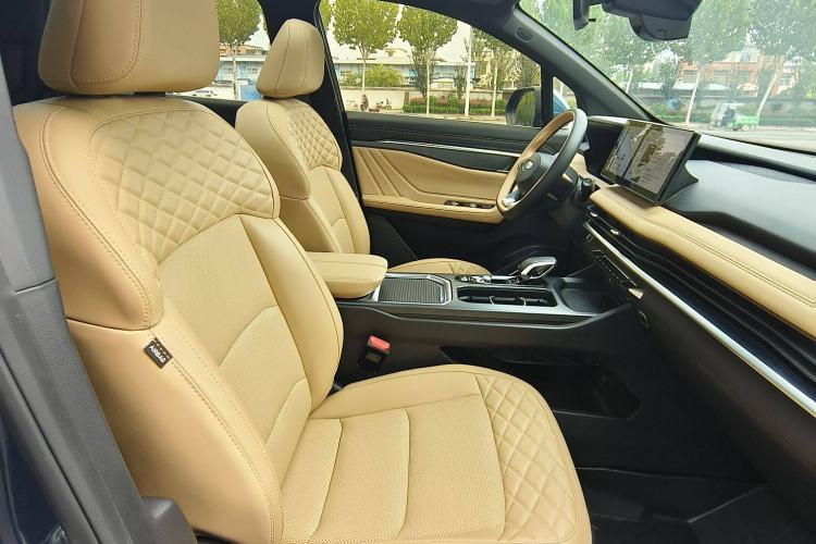 Used Geely Auto Haoyue L 2023 2.0T DCT Flagship Version Right Front Seat