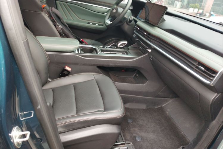 Used Geely Auto Haoyue L 2023 2.0T DCT Prestige Edition Right Front Seat