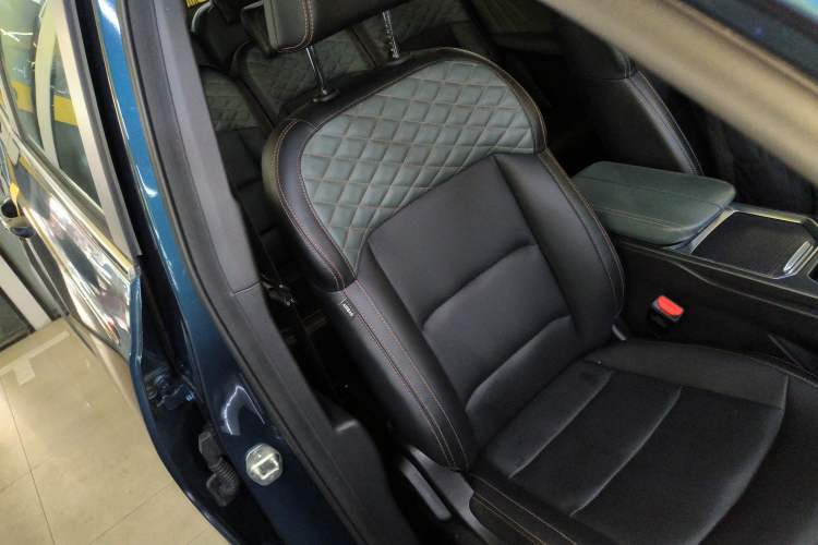 Used Geely Auto Haoyue L 2023 2.0T DCT Prestige Edition Right Front Seat
