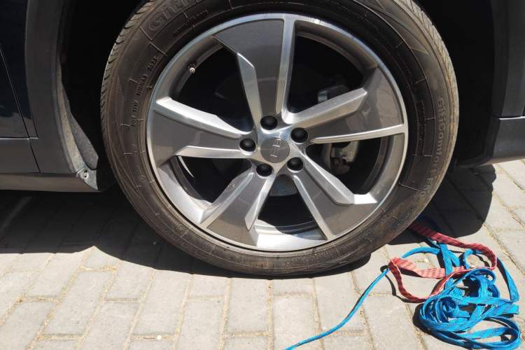 Used Geely Auto Haoyue L 2023 2.0T DCT Flagship Version Right Front Wheel Hub