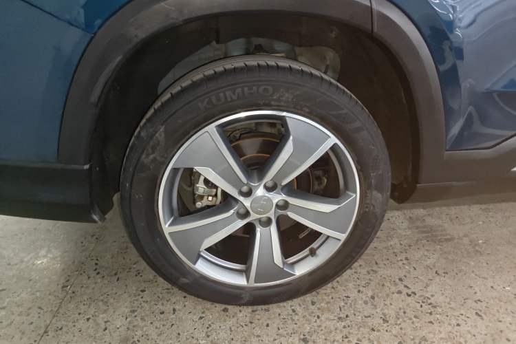 Used Geely Auto Haoyue L 2023 2.0T DCT Flagship Version Right Rear Wheel Hub