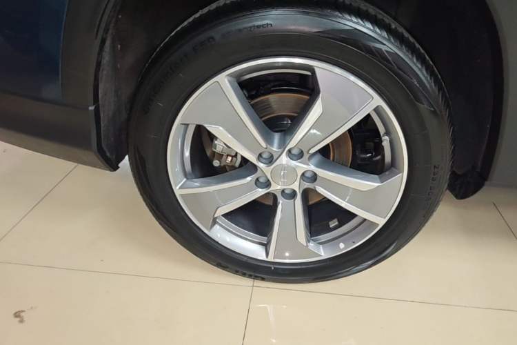Used Geely Auto Haoyue L 2023 2.0T DCT Flagship Version Right Rear Wheel Hub