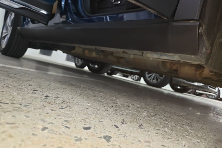 Used Geely Auto Haoyue L 2023 2.0T DCT Flagship Version Right Side Sill