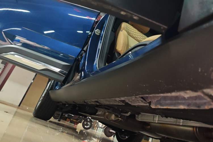 Used Geely Auto Haoyue L 2023 2.0T DCT Flagship Version Right Side Sill