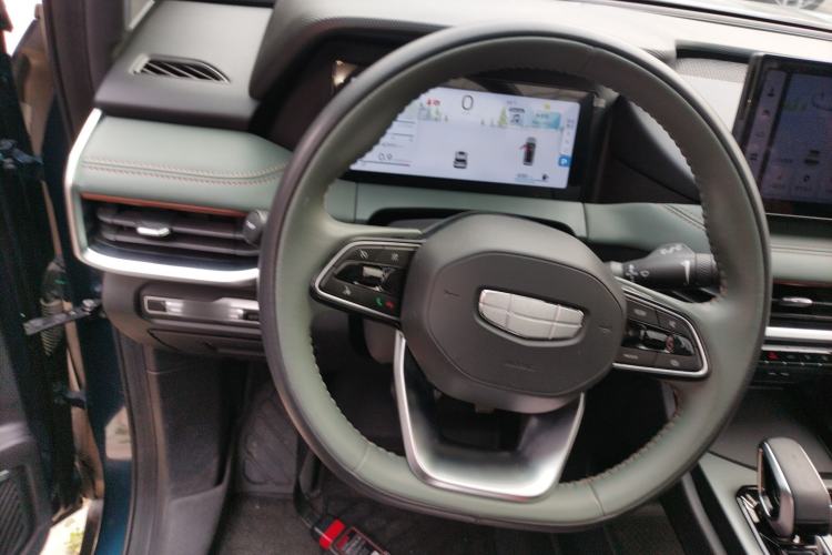 Used Geely Auto Haoyue L 2023 2.0T DCT Prestige Edition Steering Wheel