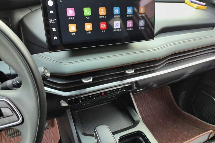 Used Geely Auto Haoyue L 2023 2.0T DCT Prestige Edition Audio And AC Panel