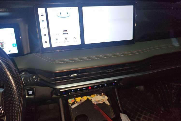 Used Geely Auto Haoyue L 2023 2.0T DCT Prestige Edition Audio And AC Panel