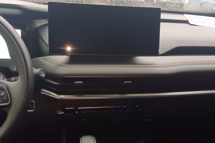Used Geely Auto Haoyue L 2023 2.0T DCT Luxury Version Audio And AC Panel