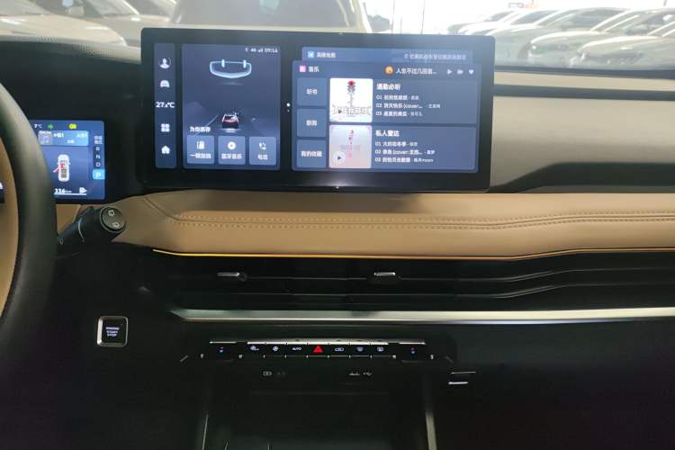 Used Geely Auto Haoyue L 2023 2.0T DCT Flagship Version Audio And AC Panel