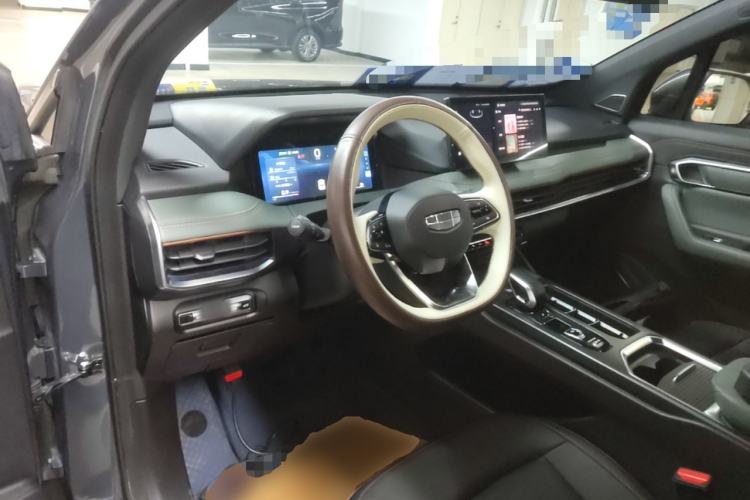 Used Geely Auto Haoyue L 2023 2.0T DCT Prestige Edition Center Console