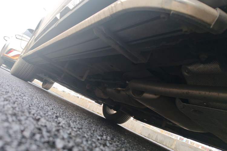 Used Geely Auto Haoyue L 2023 2.0T DCT Prestige Edition Chassis Rear Left
