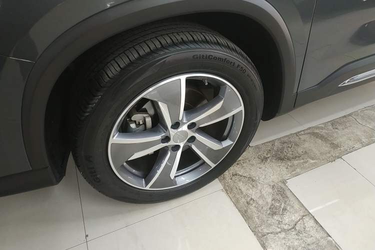 Used Geely Auto Haoyue L 2023 2.0T DCT Flagship Version Exterior 4