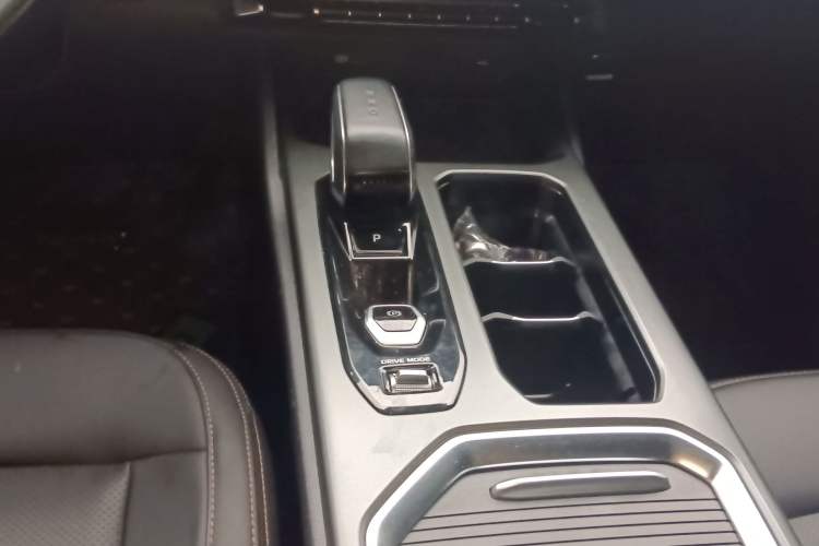 Used Geely Auto Haoyue L 2023 2.0T DCT Luxury Version Gear Lever