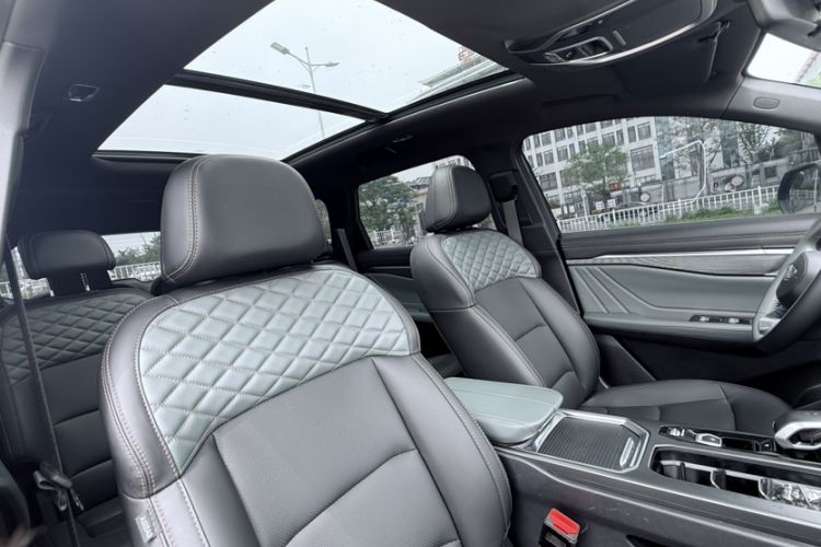 Used Geely Auto Haoyue L 2023 2.0T DCT Luxury Version Interior 1