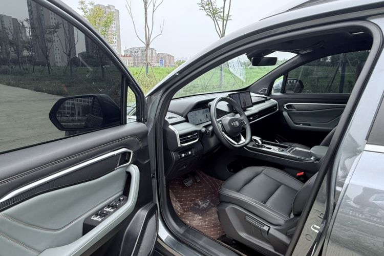 Used Geely Auto Haoyue L 2023 2.0T DCT Luxury Version Interior 11
