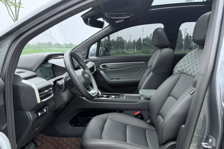 Used Geely Auto Haoyue L 2023 2.0T DCT Luxury Version Interior 2