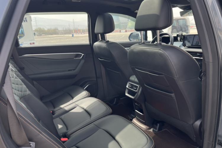 Used Geely Auto Haoyue L 2023 2.0T DCT Prestige Edition Interior 2