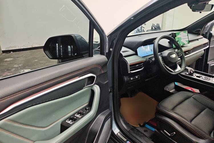 Used Geely Auto Haoyue L 2023 2.0T DCT Prestige Edition Interior 3
