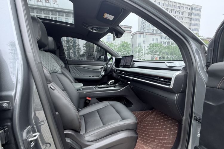 Used Geely Auto Haoyue L 2023 2.0T DCT Luxury Version Interior 3