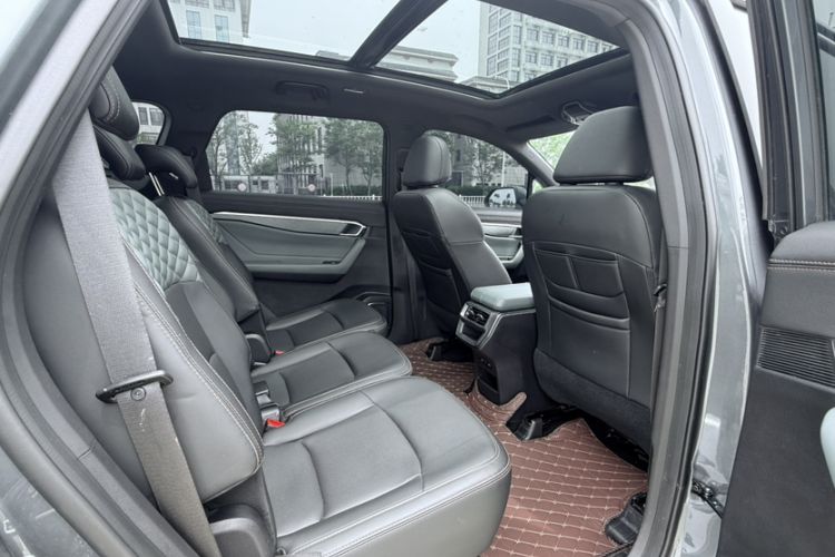 Used Geely Auto Haoyue L 2023 2.0T DCT Luxury Version Interior 5