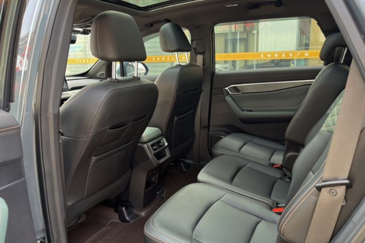 Used Geely Auto Haoyue L 2023 2.0T DCT Prestige Edition Interior 7