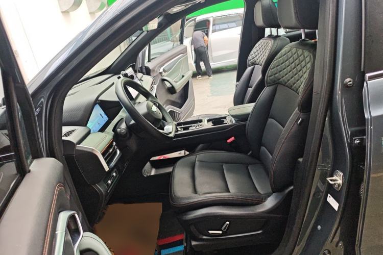 Used Geely Auto Haoyue L 2023 2.0T DCT Prestige Edition Left Front Seat