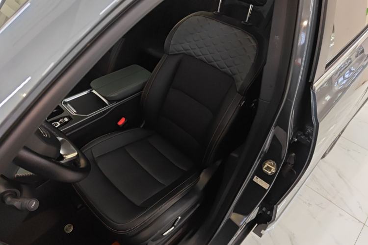 Used Geely Auto Haoyue L 2023 2.0T DCT Prestige Edition Left Front Seat