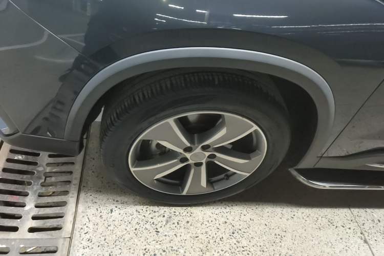 Used Geely Auto Haoyue L 2023 2.0T DCT Prestige Edition Left Front Wheel Hub