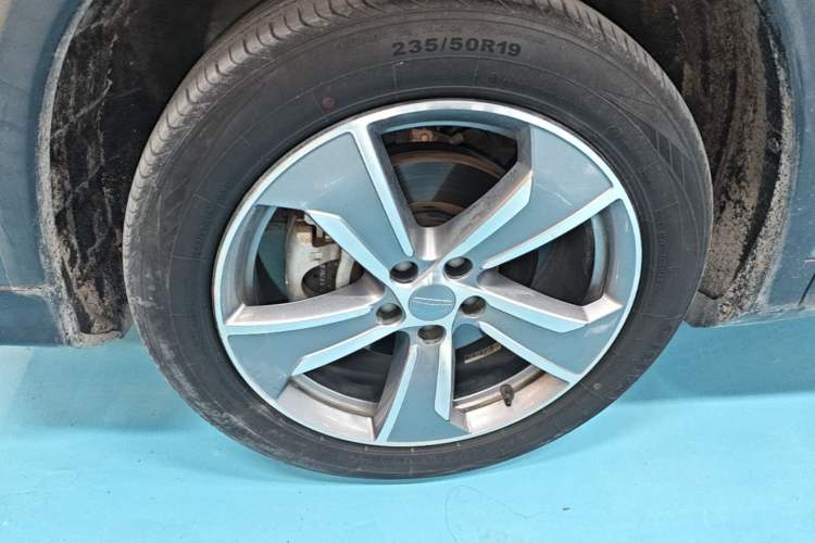 Used Geely Auto Haoyue L 2023 2.0T DCT Prestige Edition Left Front Wheel Hub