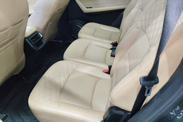 Used Geely Auto Haoyue L 2023 2.0T DCT Flagship Version Left Rear Seat