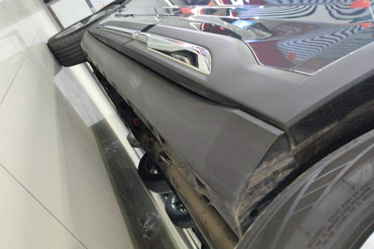 Used Geely Auto Haoyue L 2023 2.0T DCT Flagship Version Left Side Sill