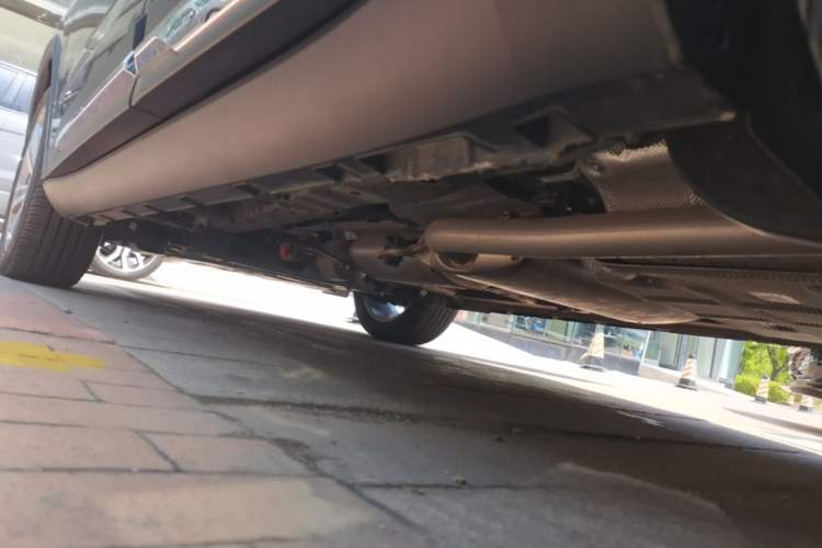 Used Geely Auto Haoyue L 2023 2.0T DCT Luxury Version Left Side Sill