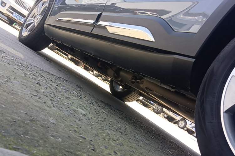 Used Geely Auto Haoyue L 2023 2.0T DCT Luxury Version Left Side Sill