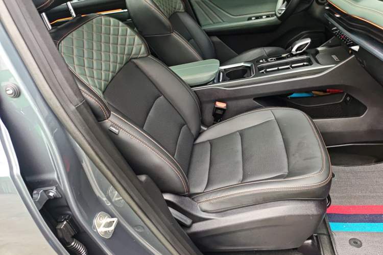 Used Geely Auto Haoyue L 2023 2.0T DCT Prestige Edition Right Front Seat