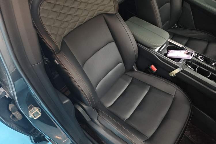 Used Geely Auto Haoyue L 2023 2.0T DCT Prestige Edition Right Front Seat