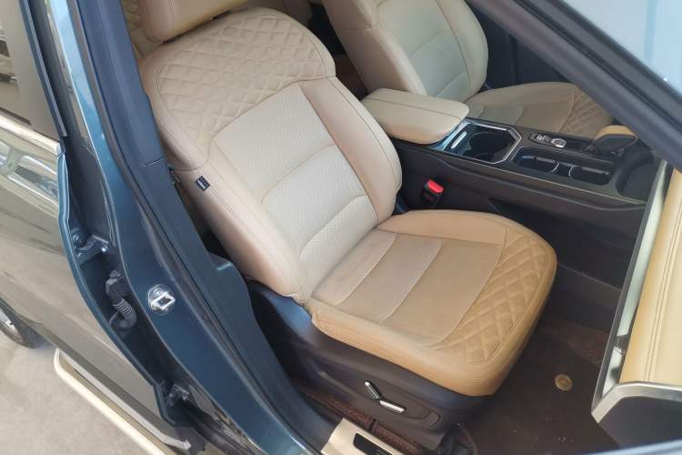 Used Geely Auto Haoyue L 2023 2.0T DCT Flagship Version Right Front Seat