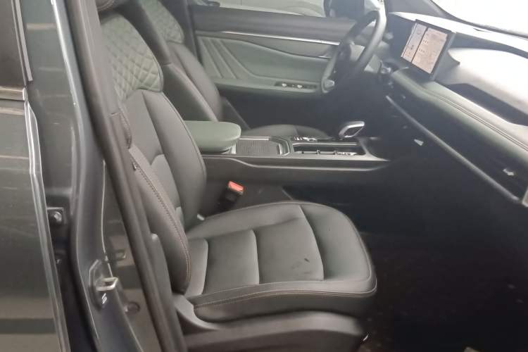 Used Geely Auto Haoyue L 2023 2.0T DCT Luxury Version Right Front Seat