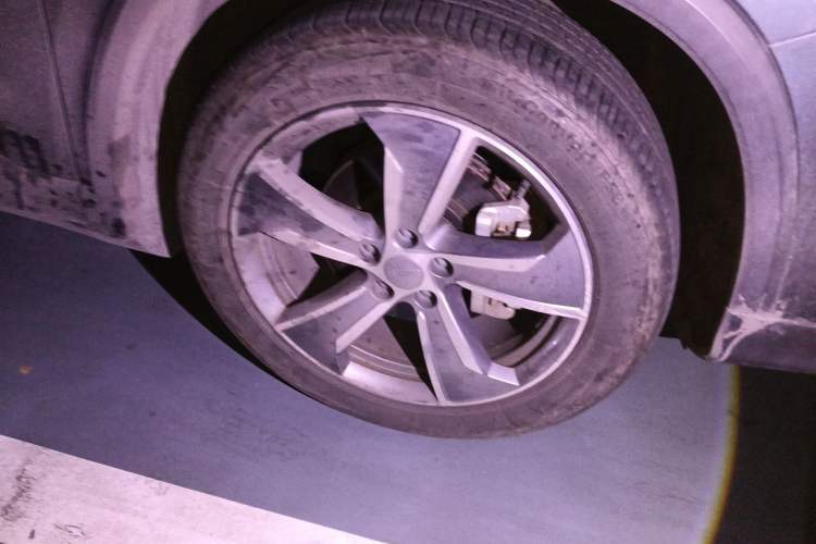 Used Geely Auto Haoyue L 2023 2.0T DCT Prestige Edition Right Front Wheel Hub