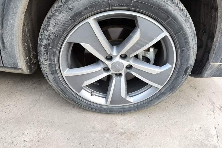 Used Geely Auto Haoyue L 2023 2.0T DCT Prestige Edition Right Front Wheel Hub