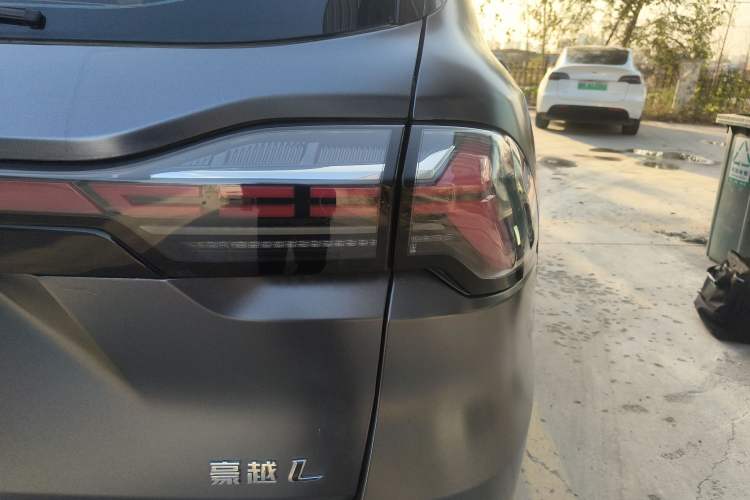Used Geely Auto Haoyue L 2023 2.0T DCT Flagship Version Right Rear Taillight