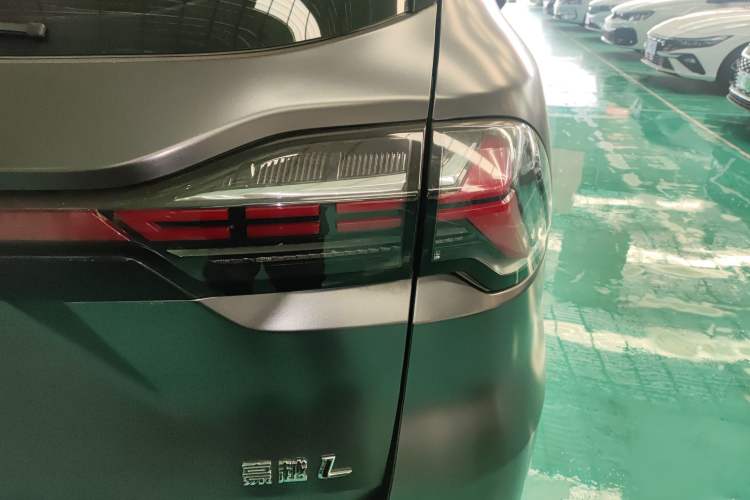 Used Geely Auto Haoyue L 2023 2.0T DCT Flagship Version Right Rear Taillight