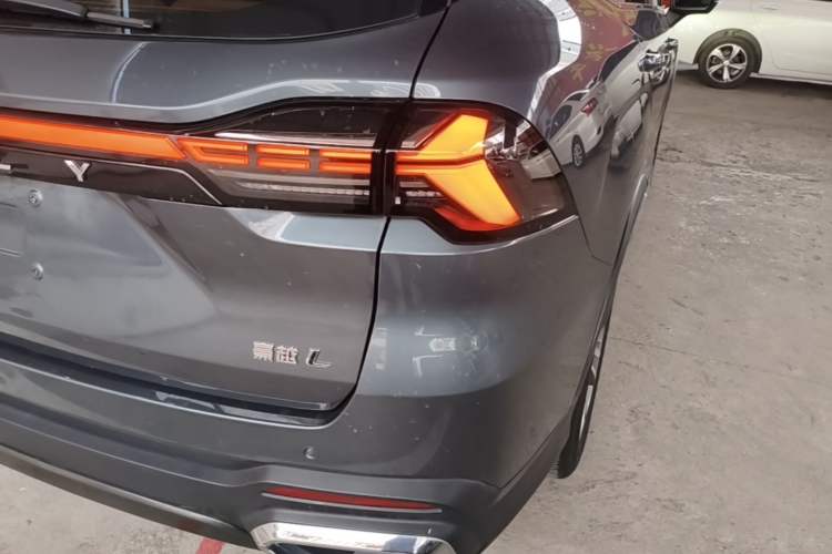 Used Geely Auto Haoyue L 2023 2.0T DCT Flagship Version Right Rear Taillight