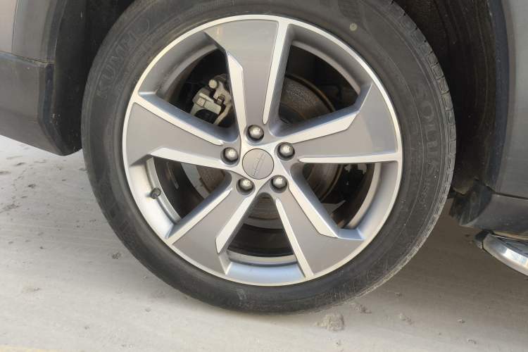 Used Geely Auto Haoyue L 2023 2.0T DCT Flagship Version Right Rear Wheel Hub