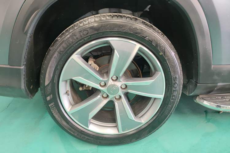 Used Geely Auto Haoyue L 2023 2.0T DCT Flagship Version Right Rear Wheel Hub