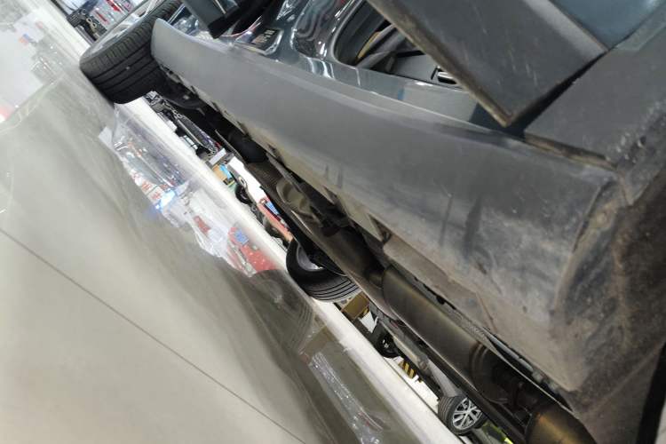 Used Geely Auto Haoyue L 2023 2.0T DCT Flagship Version Right Side Sill